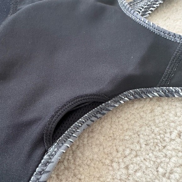 Nike Pro Dri-Fit Patterned Sports Bra - Picture 4 of 7